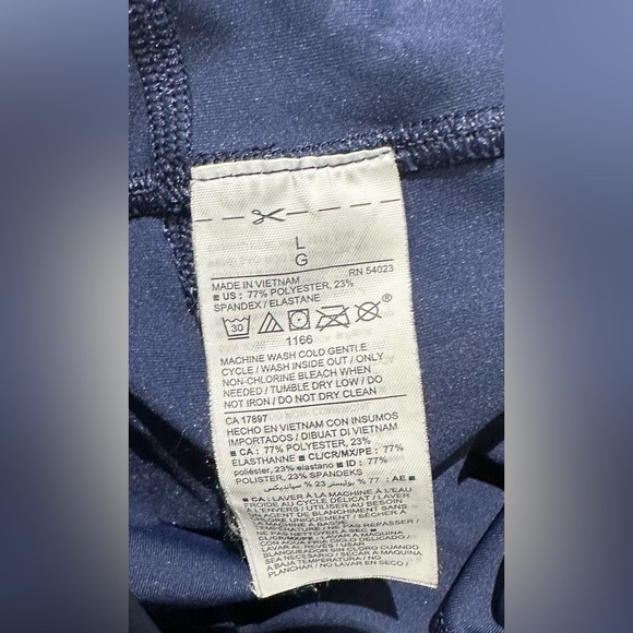 Old Navy Women’s Active Powersoft Crops- Size Large - Picture 6 of 7